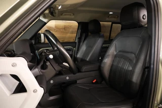 Land Rover Defender – thumbnail 12