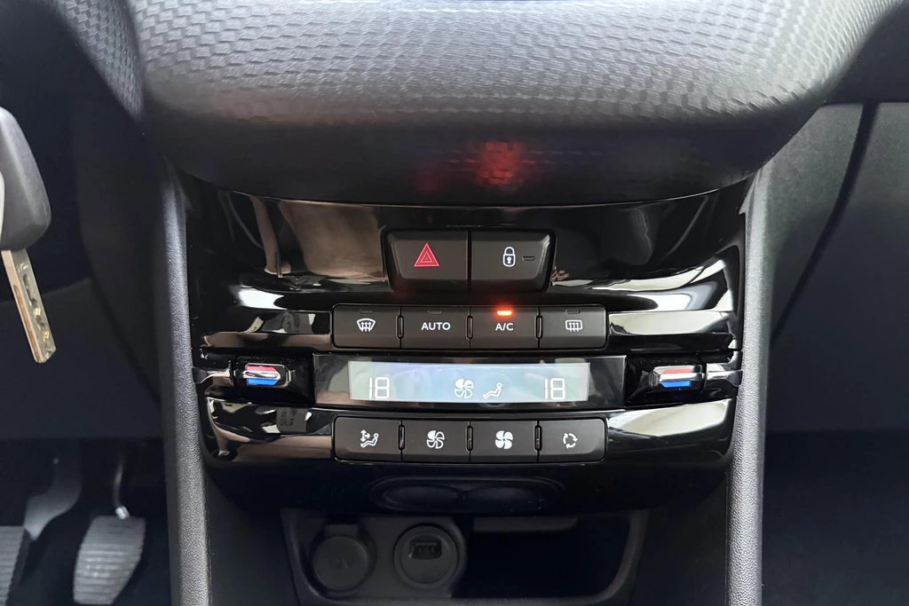 Peugeot 208 – foto 25