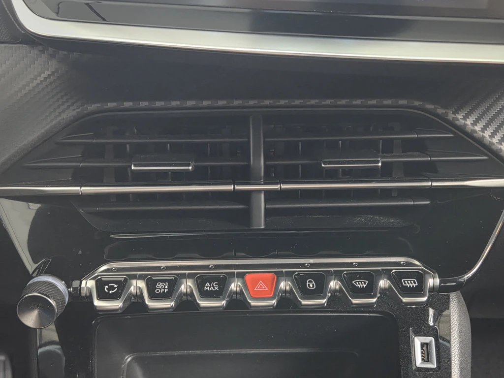 Peugeot 208 – foto 28