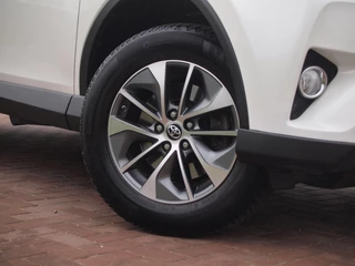 Toyota RAV4 – thumbnail 13