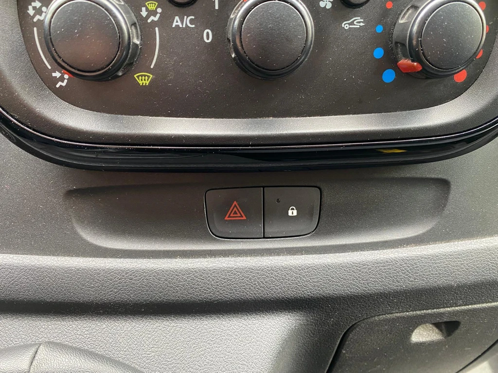 Opel Vivaro – foto 28