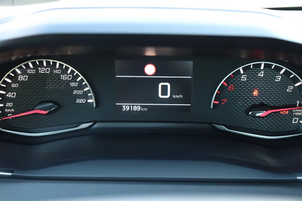 Peugeot 208 – foto 12