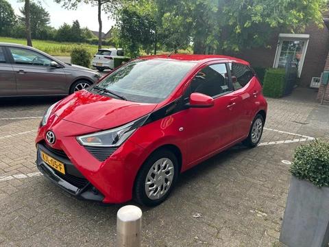 Toyota Aygo 1.0 VVT-I X-PLAY