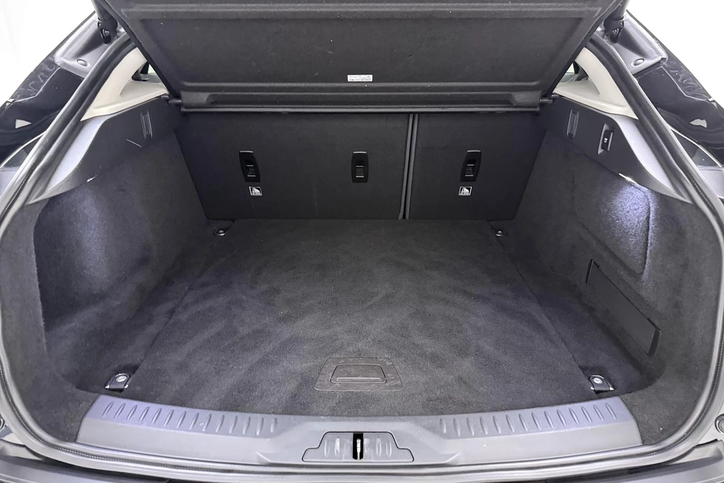 Jaguar I-PACE – foto 12