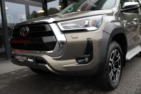 Toyota Hilux 2.8 D-4D DUBBEL CABIN EXECUTIVE A/T 2 ZITS 4WD VAN