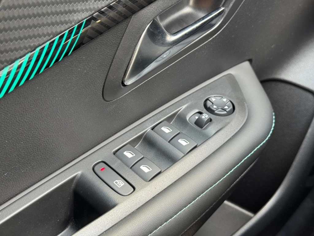 Peugeot 208 – foto 10