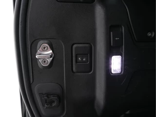 Land Rover Defender – thumbnail 27