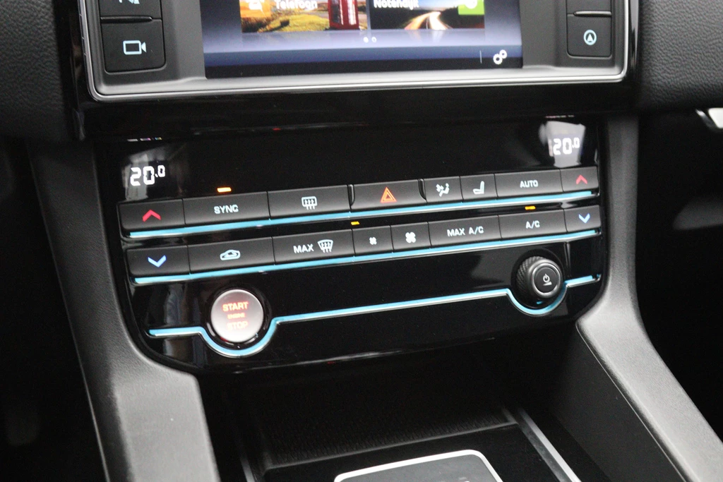 Jaguar F-PACE – foto 17