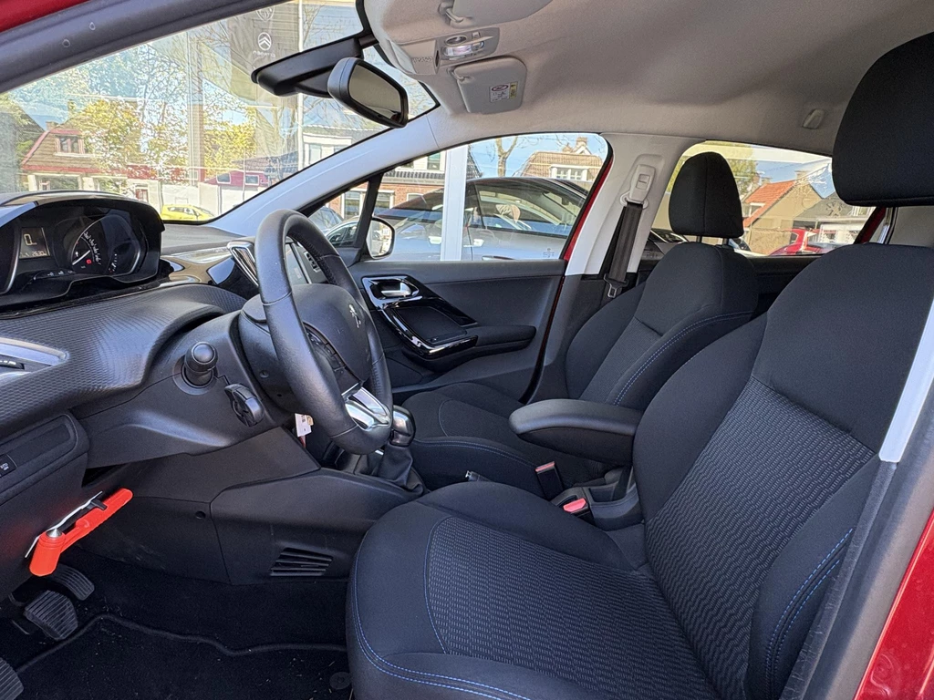 Peugeot 208 – foto 11