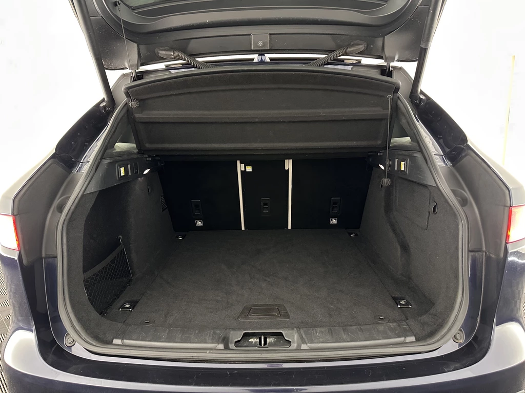 Jaguar F-PACE – foto 12