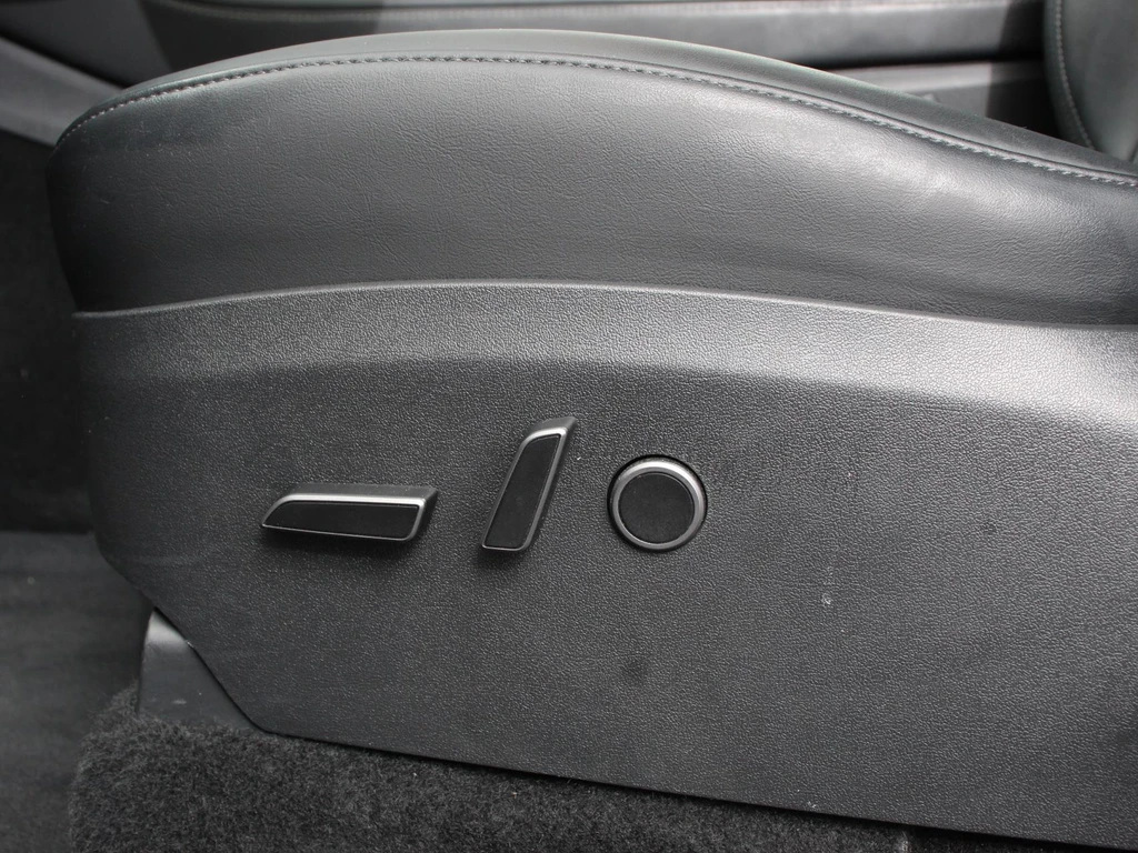 Tesla Model Y – foto 14