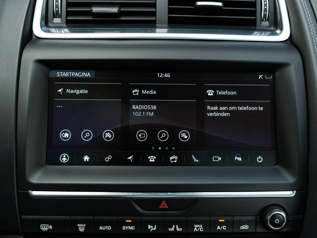 Jaguar E-PACE – foto 54