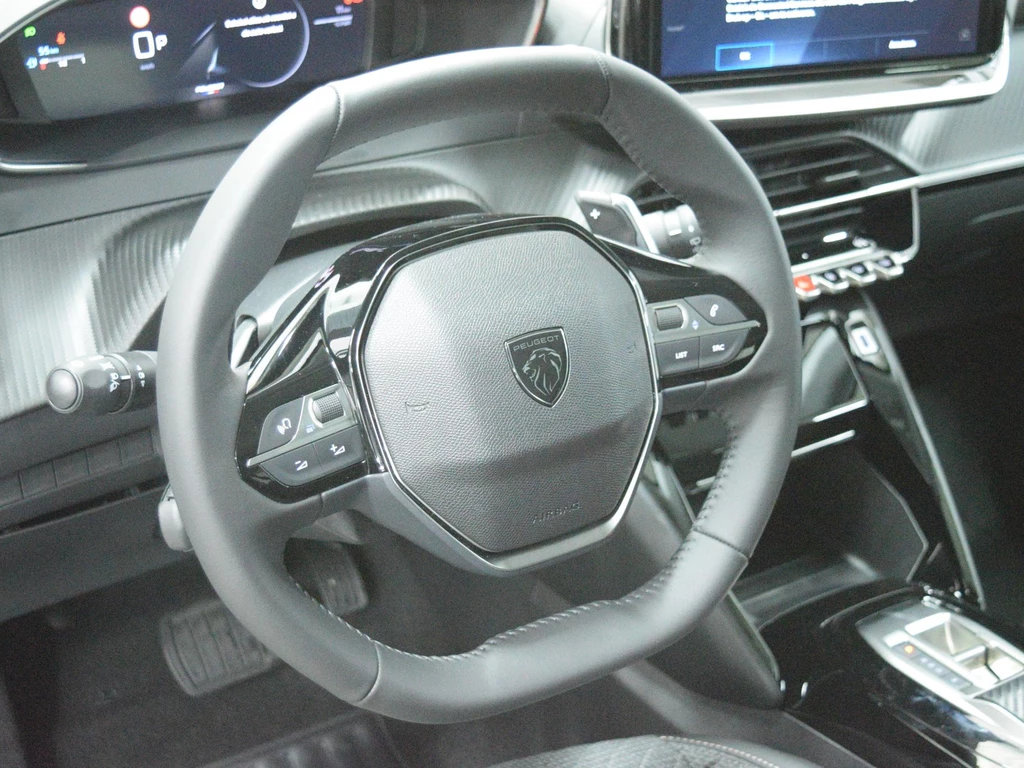 Peugeot 208 – foto 8
