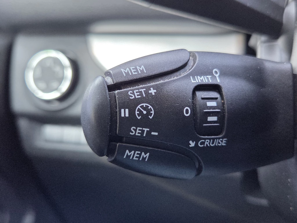 Peugeot e-Traveller – foto 21