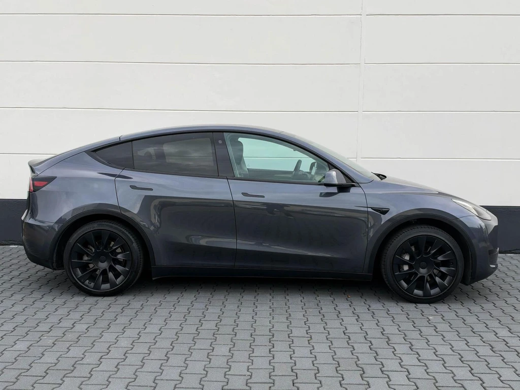Tesla Model Y – foto 11