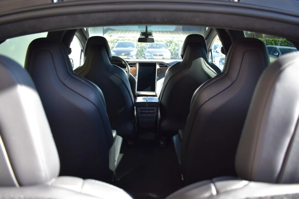Tesla Model X – foto 10
