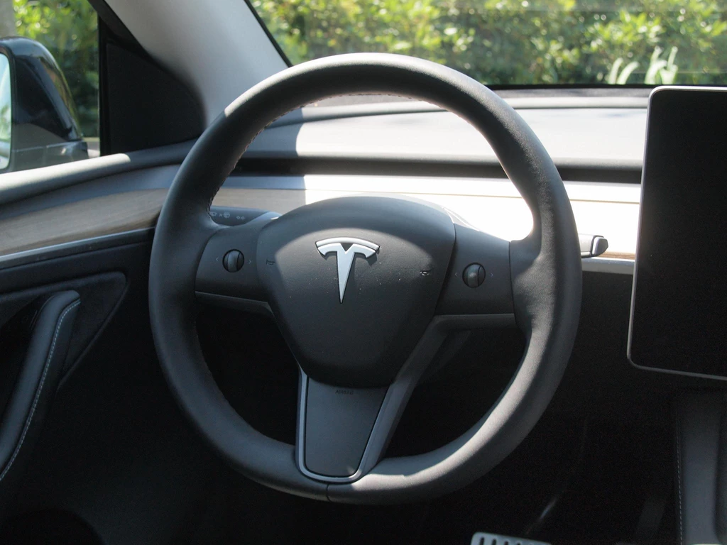 Tesla Model Y – foto 16