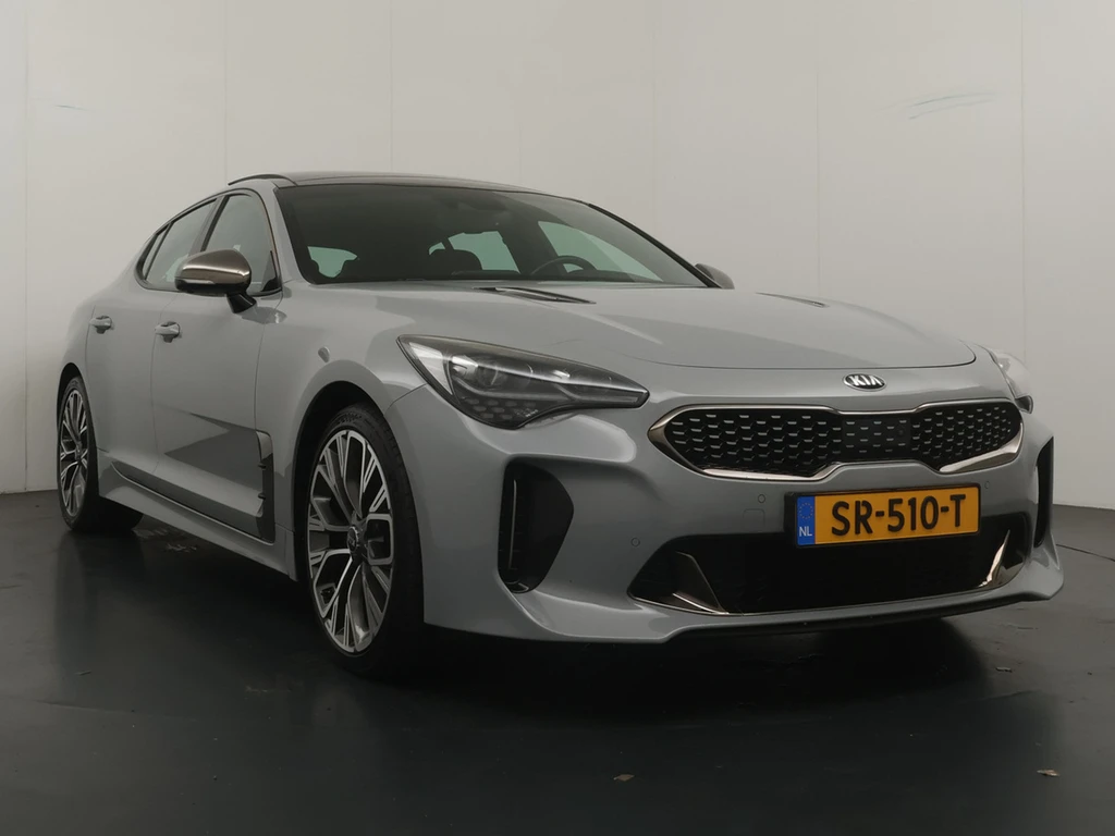 Kia Stinger – foto 11