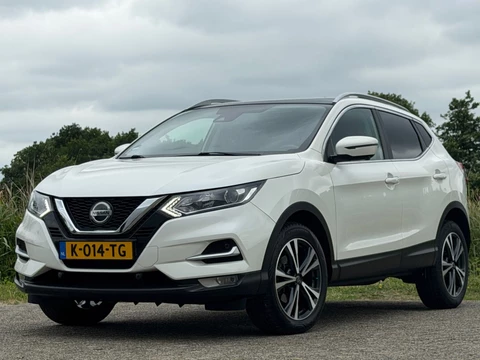 Nissan Qashqai 1.3 DIG-T N-Connecta 160pk Automaat - Pearl White metallic - Panorama/Camera/Carplay