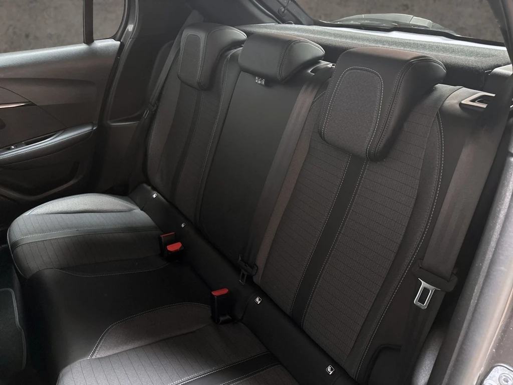 Peugeot 208 – foto 12