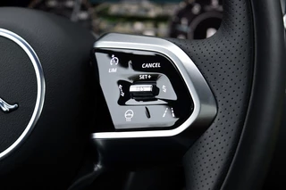 Jaguar F-PACE – thumbnail 44