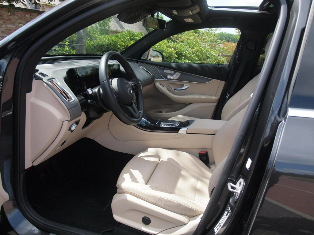 Mercedes-Benz EQC – foto 13