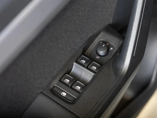 SEAT Arona – thumbnail 17