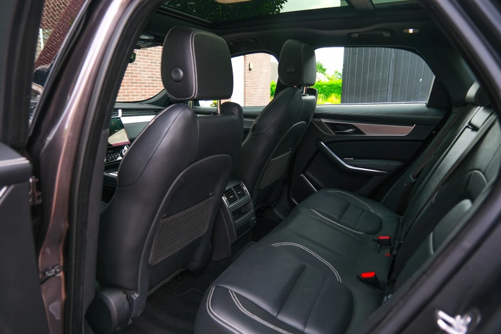 Jaguar F-PACE – foto 45