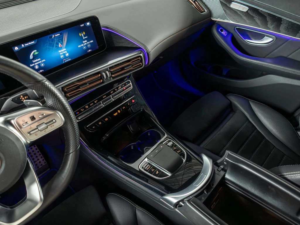 Mercedes-Benz EQC – foto 21