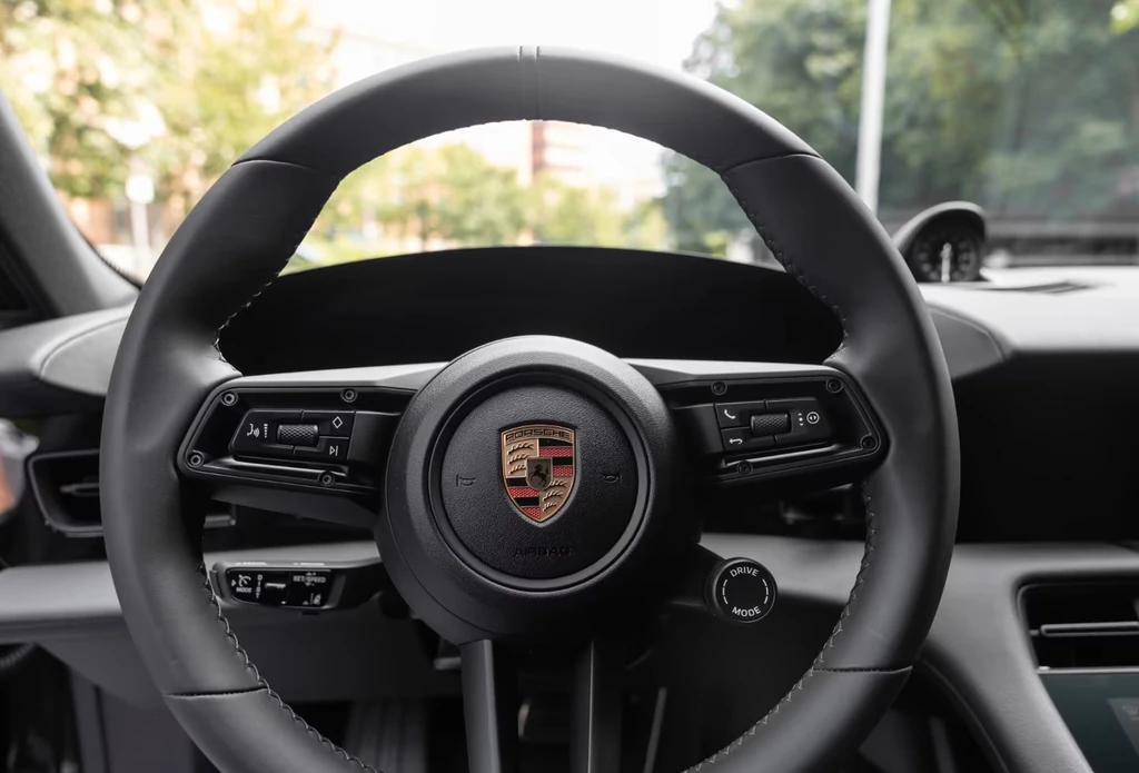 Porsche Taycan – foto 10