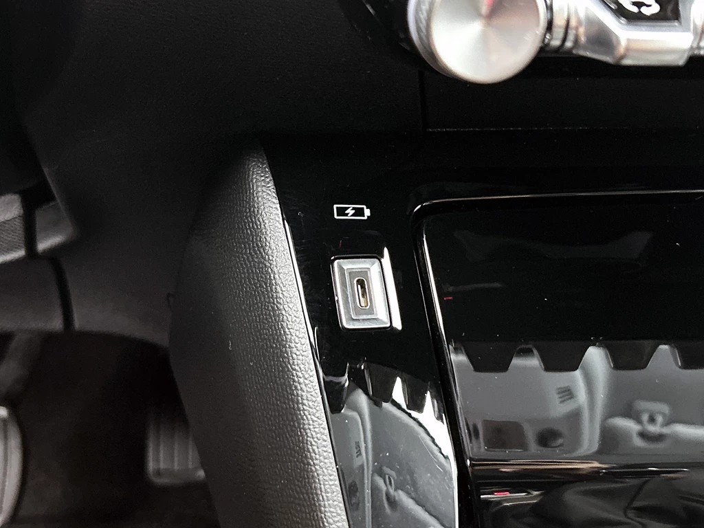 Peugeot 208 – foto 24