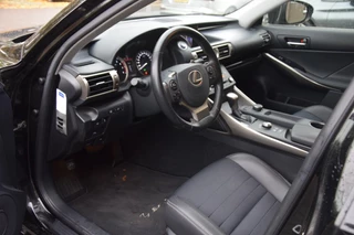 Lexus IS – thumbnail 10