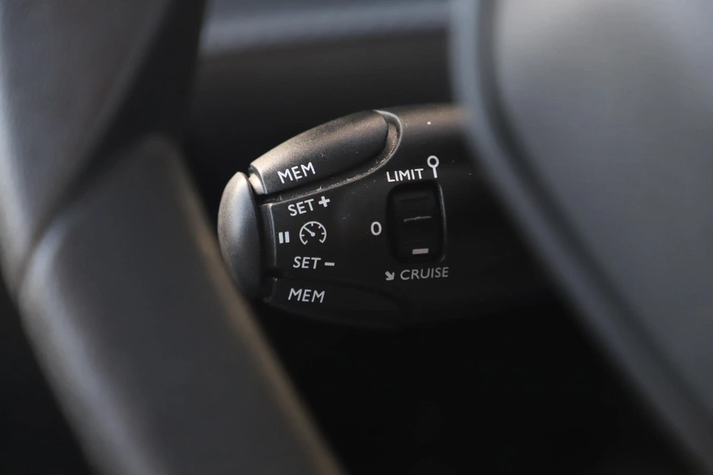 Peugeot 208 – foto 11