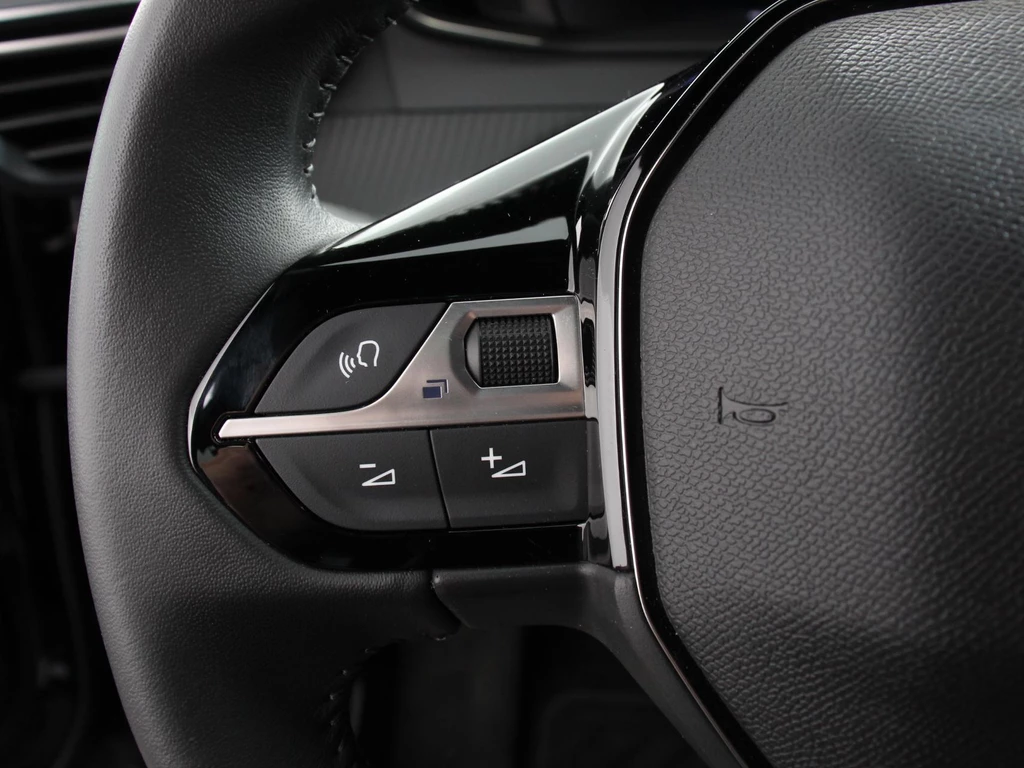 Peugeot e-2008 – foto 16