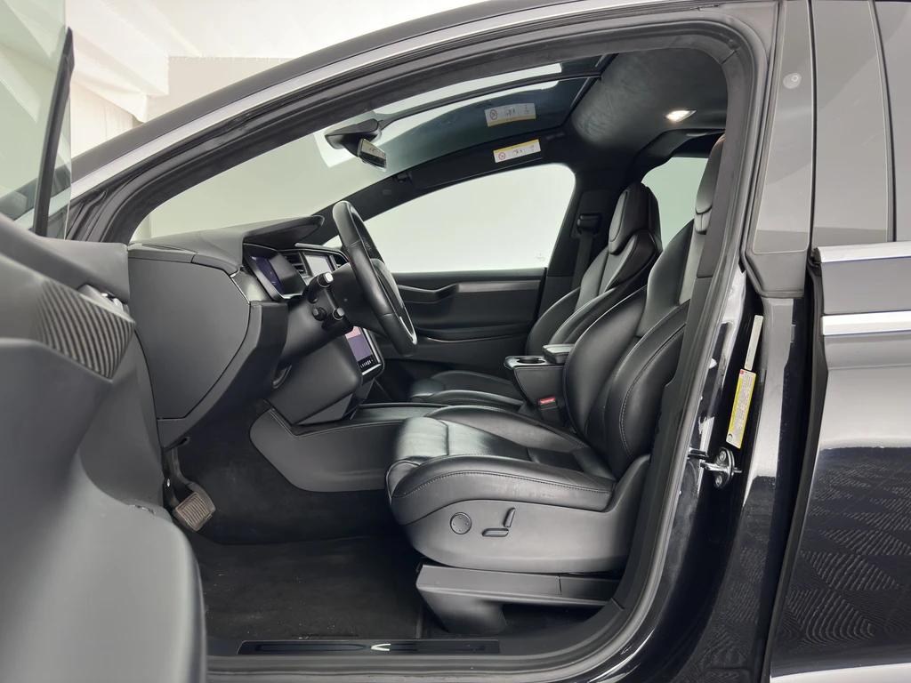 Tesla Model X – foto 12