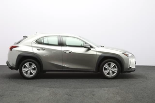 Lexus UX – thumbnail 7