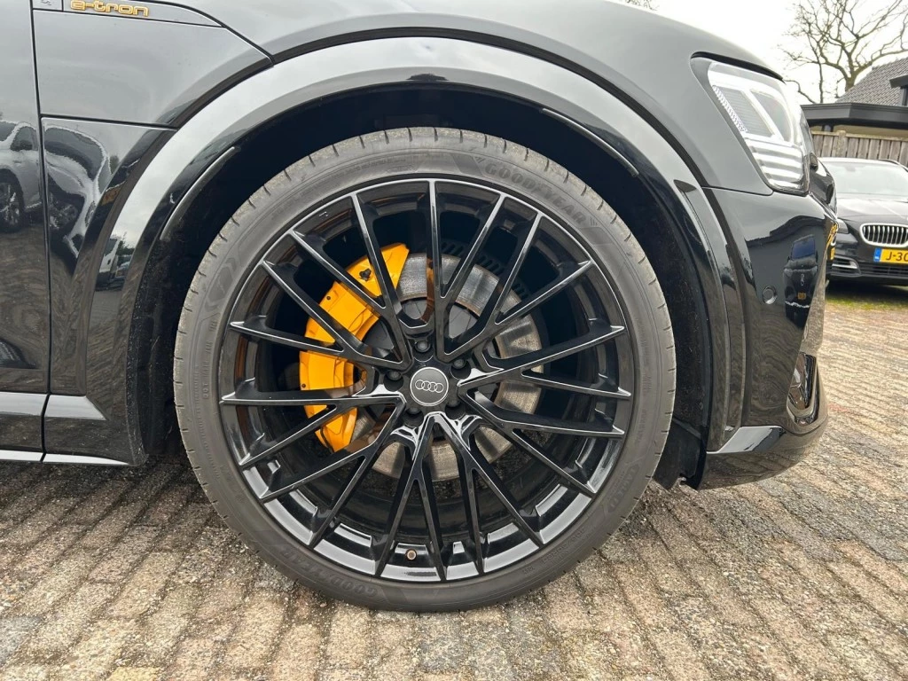 Audi e-tron – foto 13