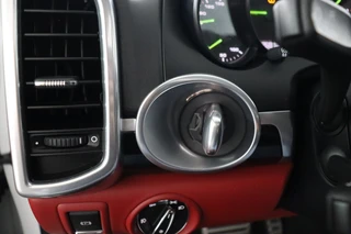 Porsche Cayenne – thumbnail 50