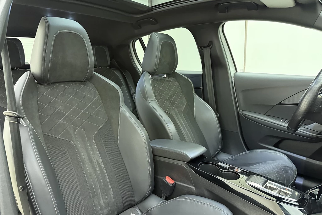Peugeot 208 – foto 13