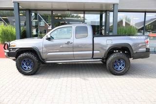 Toyota Hilux – thumbnail 2