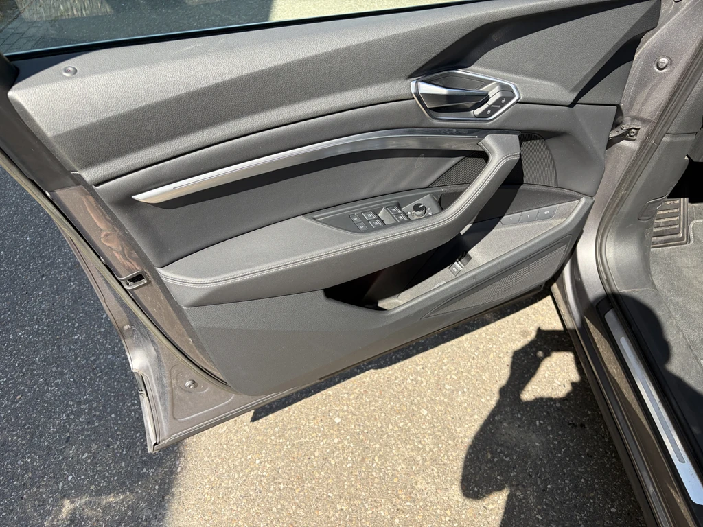 Audi e-tron – foto 13