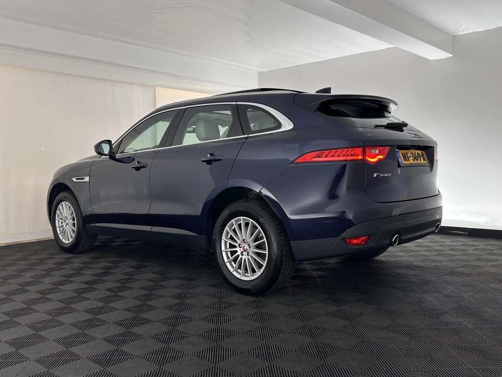 Jaguar F-PACE – foto 2