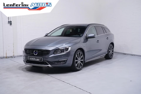 Volvo V60 2.4 D5 Twin Engine AWD Navi Leder Stoelverwarming Private-glas 18"lmv Xenon Cruise