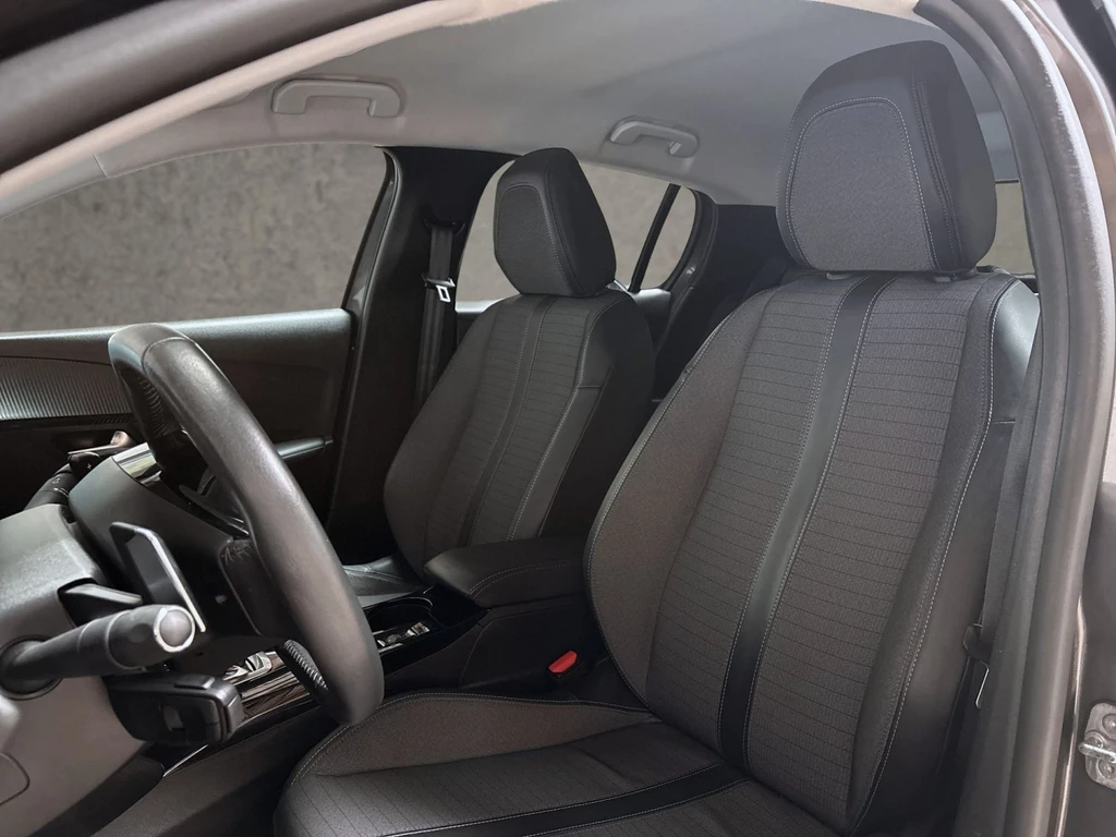 Peugeot 208 – foto 11