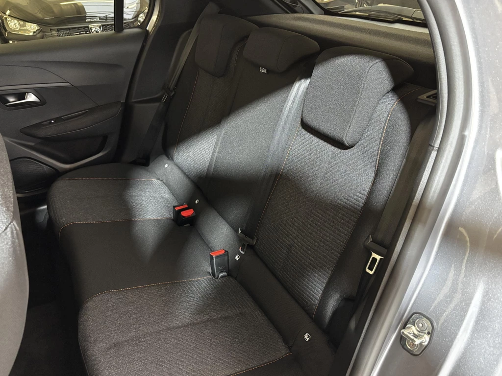 Peugeot e-208 – foto 11