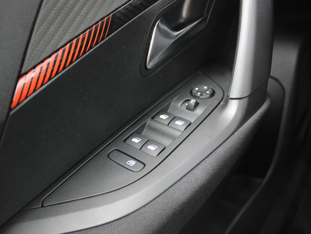 Peugeot e-2008 – foto 20