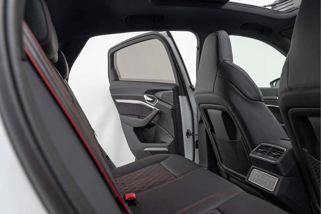 Audi Q8 Sportback e-tron – foto 20