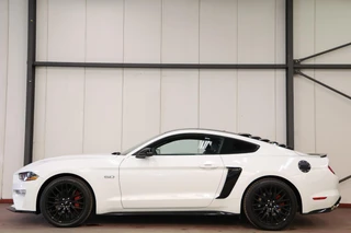 Ford Mustang – thumbnail 4