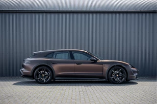 Porsche Taycan – thumbnail 4