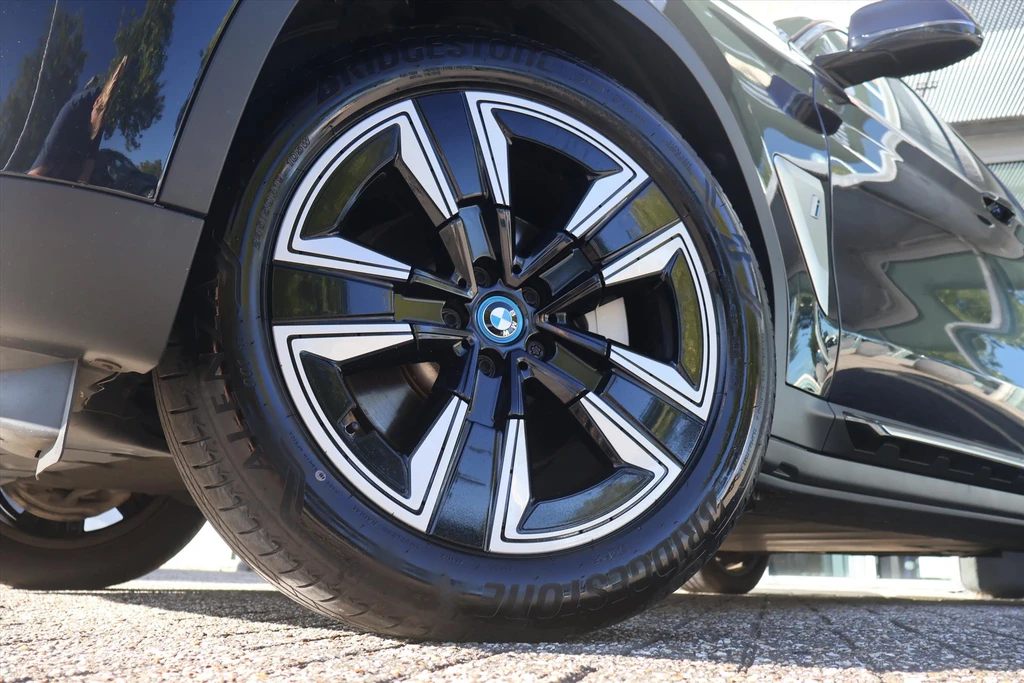 BMW iX3 – foto 8
